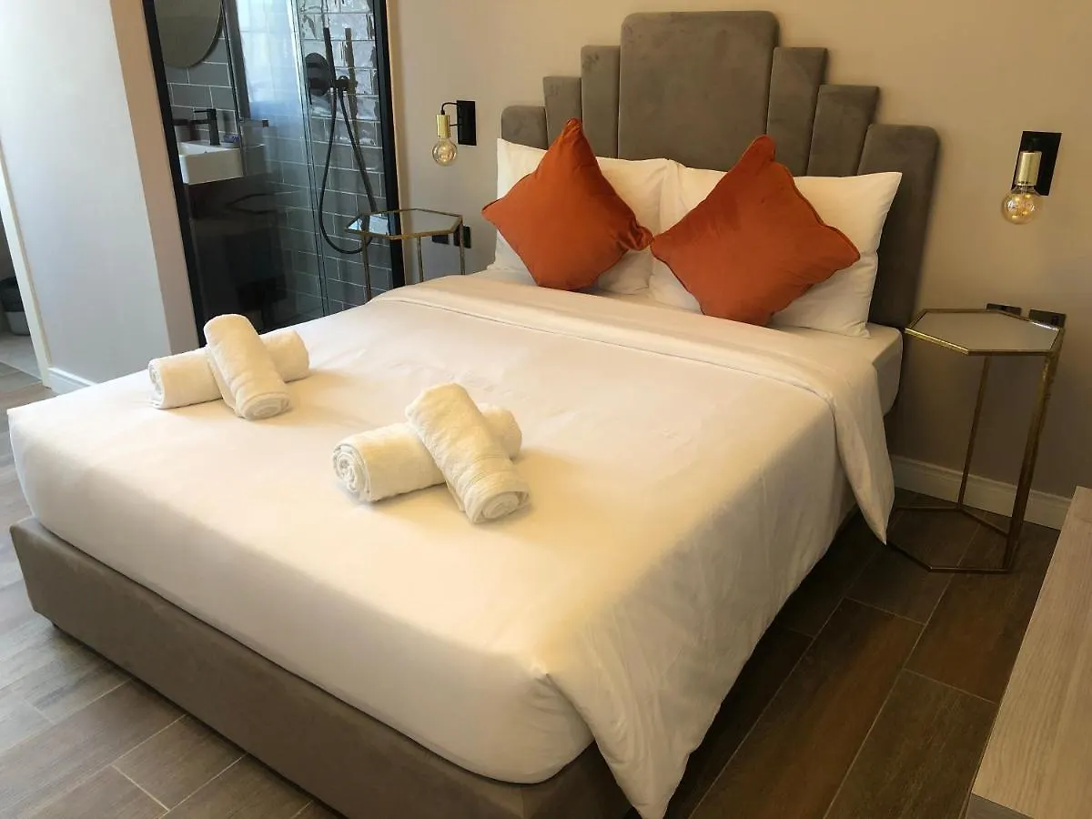 Cinematique Hotel Mosta 4*,