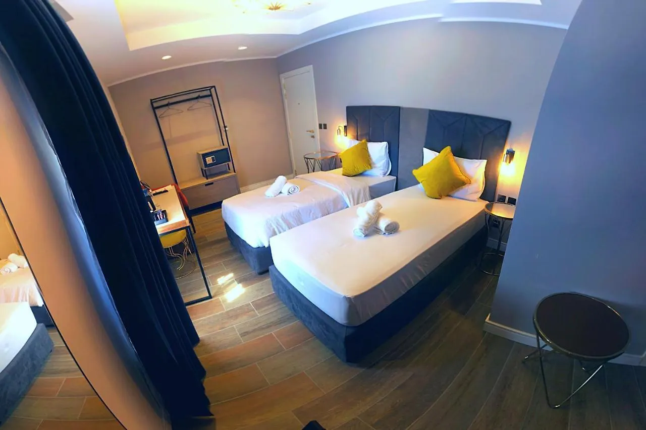 Cinematique Hotel Mosta Guest house